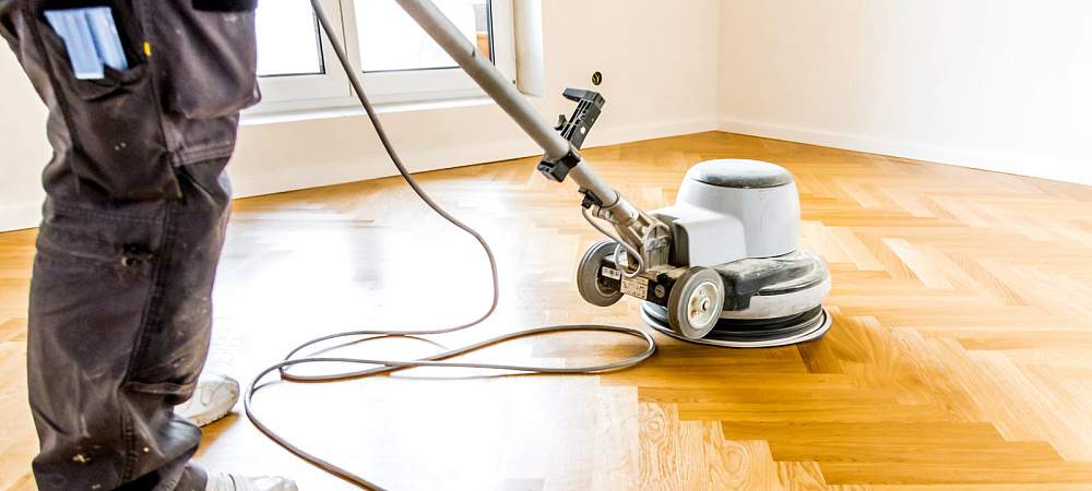 Es gibt viele Möglichkeiten für die Pflege und Aufbereitung des Fußbodens 
- © Shutterstock