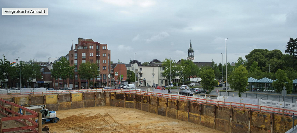 <p>Die Baugrube ist fertig, der Rohbau soll im Juli beginnen. </p> 
- © Foto: Sven Heß