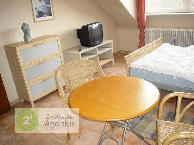 Möbliertes DG-Apartment. Düsseldorf-Bilk, Bilker Allee - Photo 1