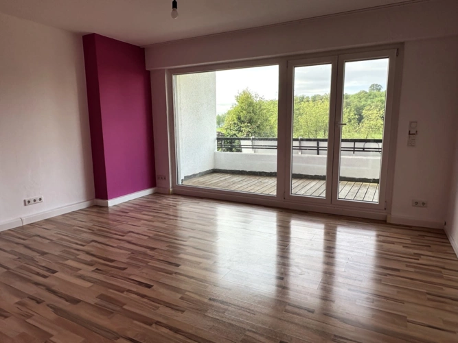 Schlafzimmer 1, davor Balkon
