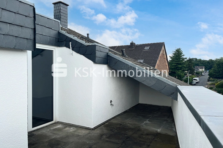https://www.ksk-immobilien.de/immobilien/charmant-renovierte-dachgeschosswohnung-mit-dachterrasse-ihr-neues-zuhause-120265/