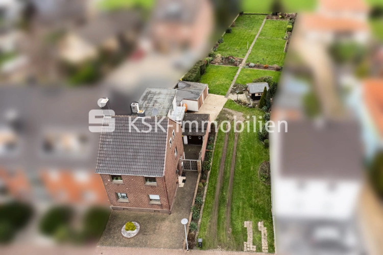 https://www.ksk-immobilien.de/immobilien/zweifamilienhaus-mit-grossem-baugrundstueck-125800/