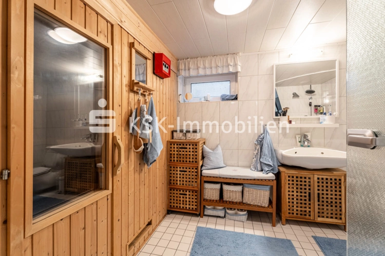 126702 Badezimmer mit Sauna Untergeschoss