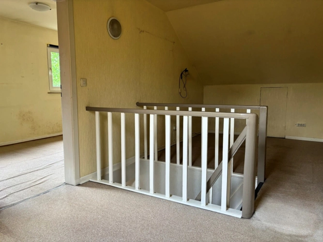 DG Zimmer Treppenaufgang