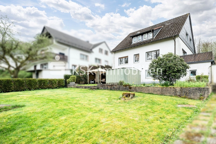 95835 Außenansicht mit Garten