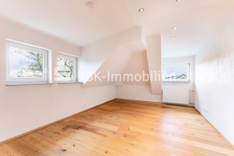 127033 Zimmer Obergeschoss