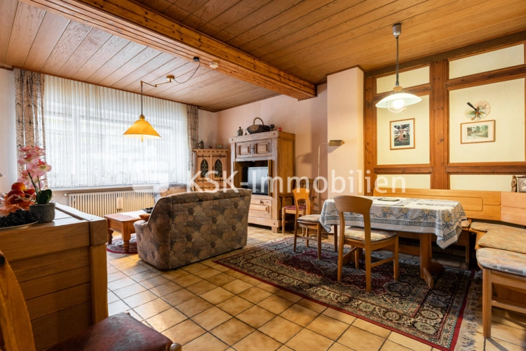 107067 Wohn- und Esszimmer Erdgeschoss
