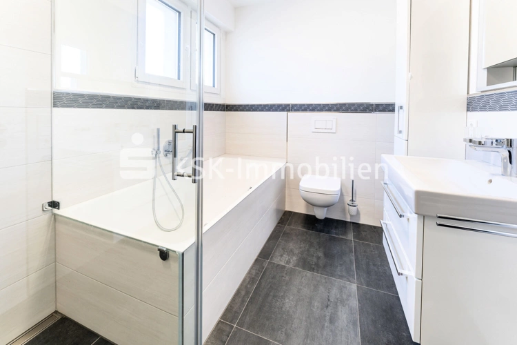 126069 Badezimmer Obergeschoss