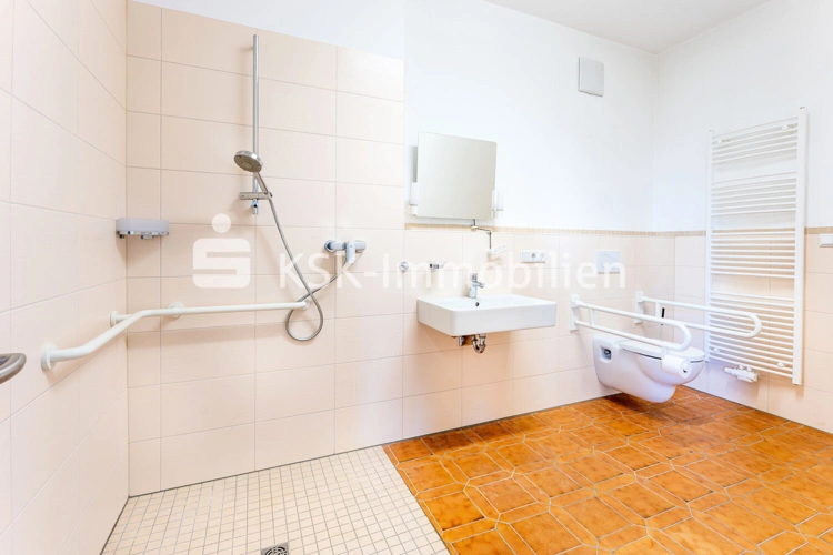126069 Badezimmer Erdgeschoss