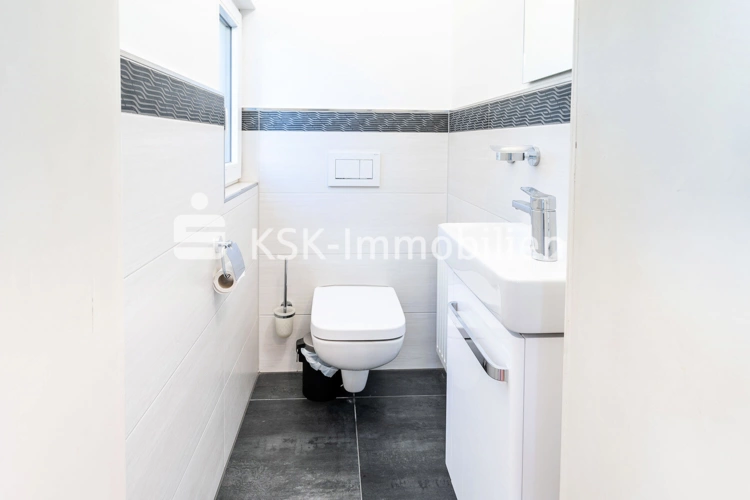126069 Gäste-WC Erdgeschoss