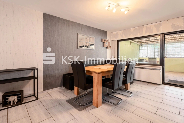 135375 Wohn- und Esszimmer