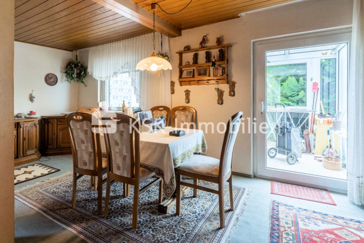 102138 Esszimmer