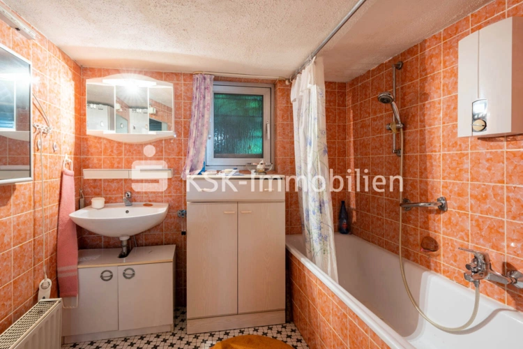 102138 Badezimmer Kellergeschoss
