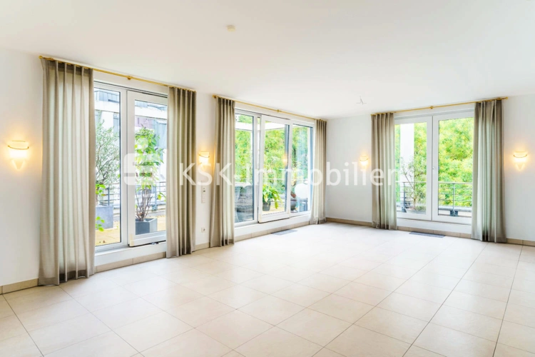 132095 Wohnzimmer 3. Obergeschoss