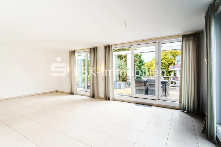 132095 Wohnzimmer 3. Obergeschoss
