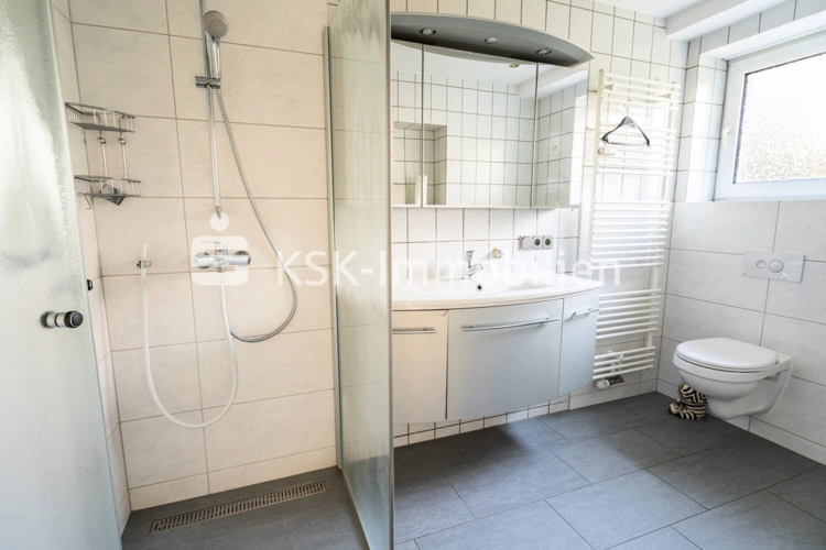 142095 Badezimmer