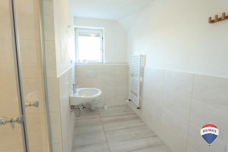 Badezimmer mit Dusche