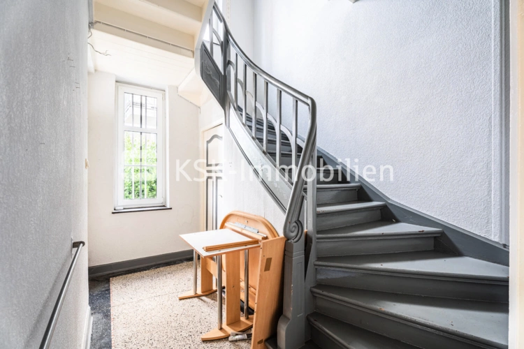 144510 Treppenhaus Erdgeschoss