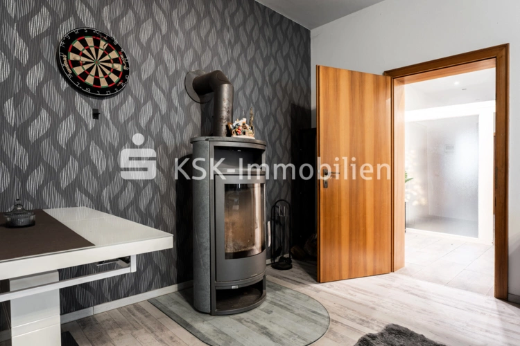 126146 Wohn- und Esszimmer