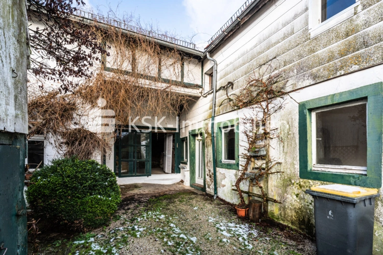 142576 Innenhof