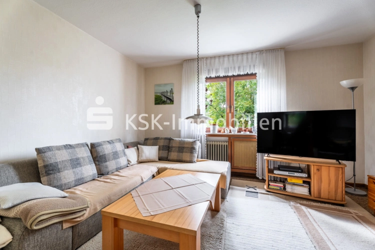 139785 Wohnzimmer Erdgeschoss Haus rechts