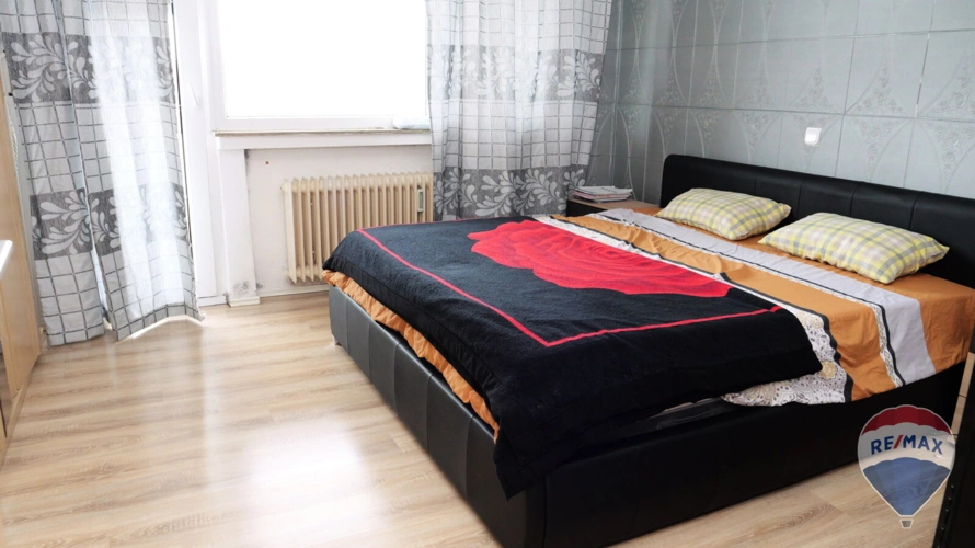 Schlafzimmer 1
