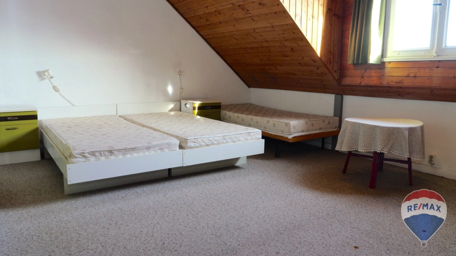 Schlafzimmer 2 DG