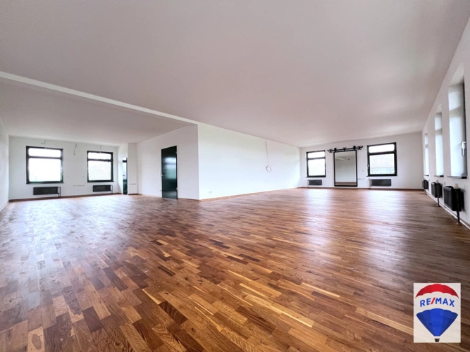 Büro rechts OG