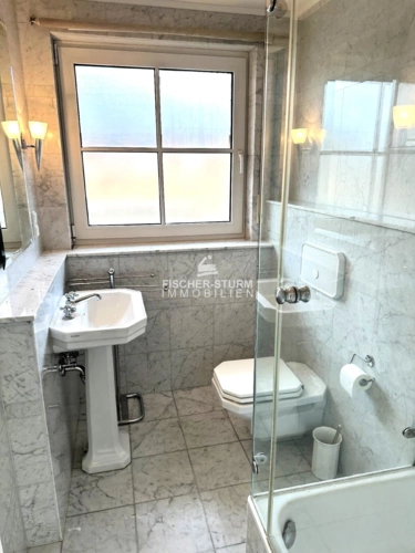 Gäste-WC mit Dusche