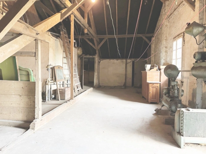 Dachboden rückwärtig Wohnhausgebäude zum Innenhof