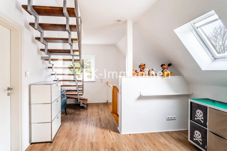 130851 Flur Dachgeschoss