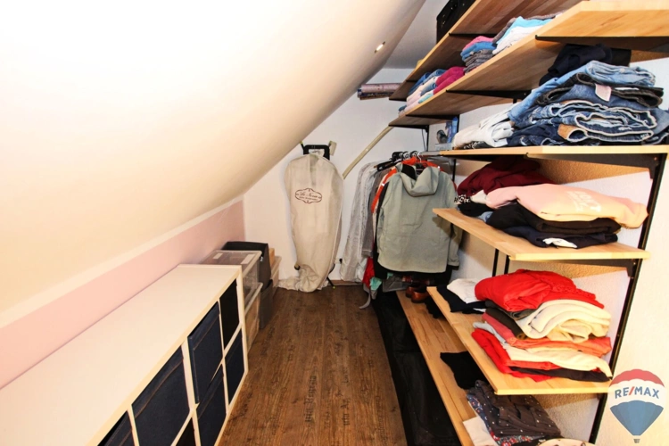 Begehbarer Kleiderschrank