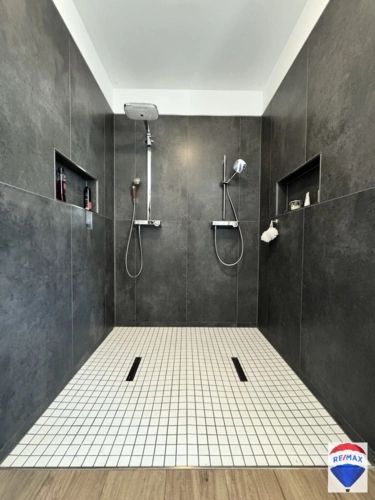 Badezimmer EG