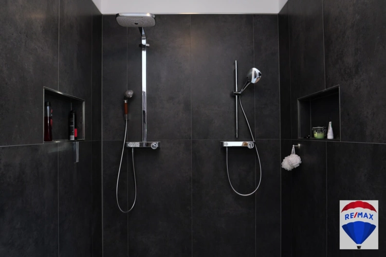 Badezimmer EG