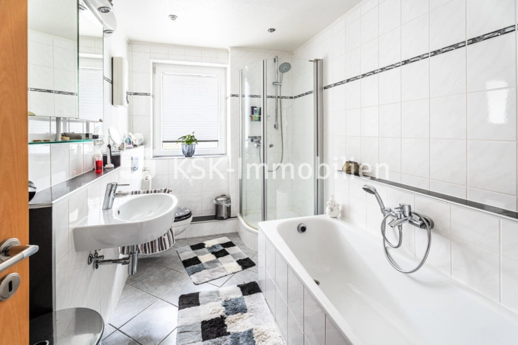 146111 Zimmer Dachgeschoss