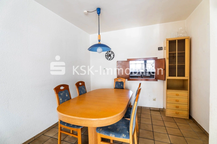 https://www.ksk-immobilien.de/immobilien/familienfreundliches-einfamilienhaus-in-rheinbach-134450/