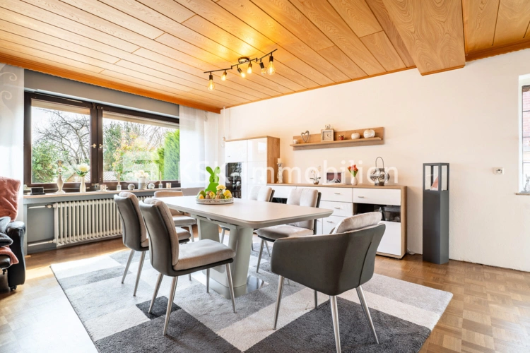 147999 Wohn- und Esszimmer