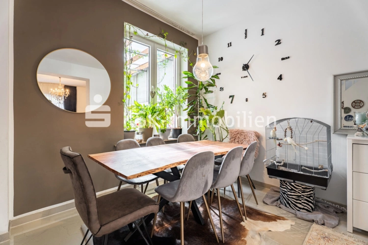 150143 Esszimmer
