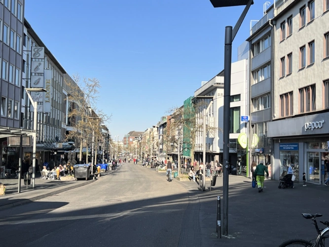 Einkaufsmeile Hindenburgstraße
