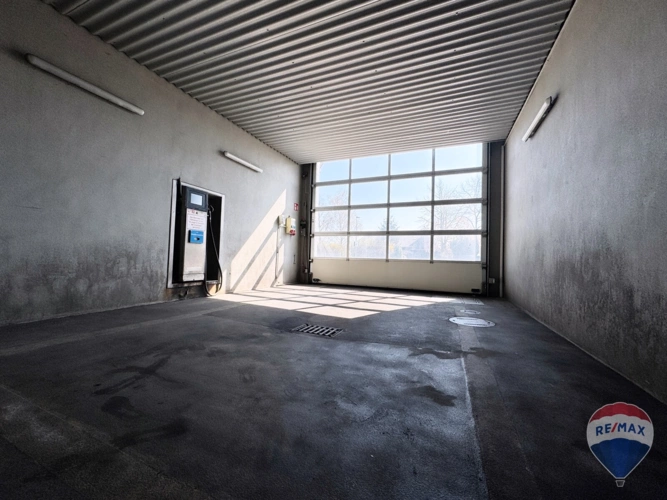 Tankstelle / Waschhalle