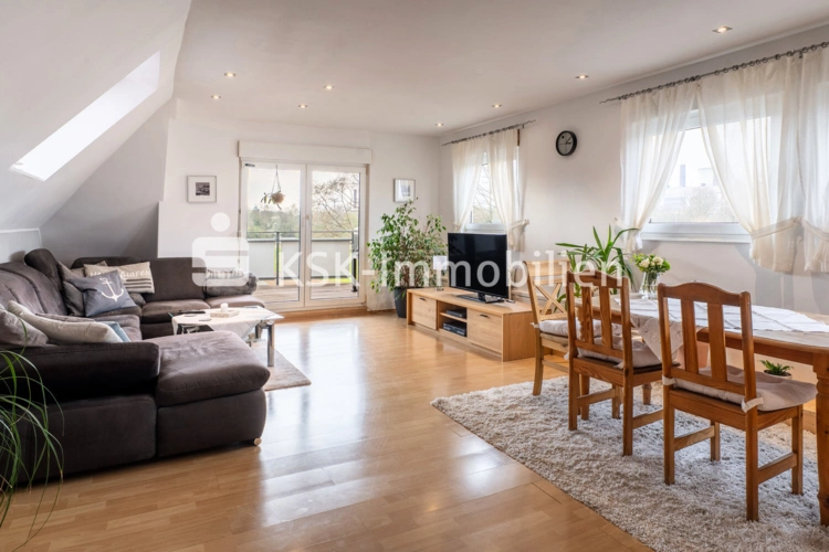 131762 Wohn- und Esszimmer