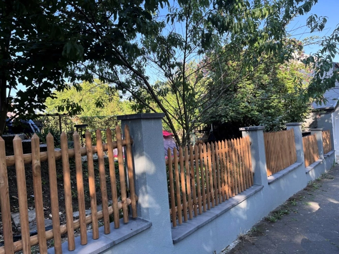 Zaun außen
