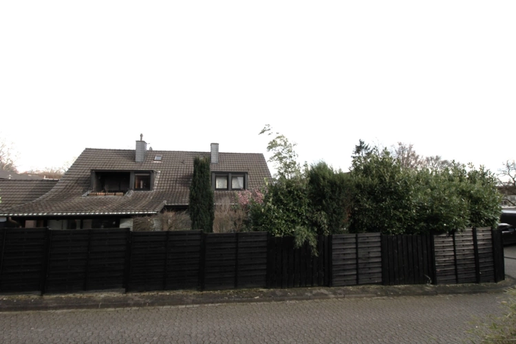 Straßenrückansicht