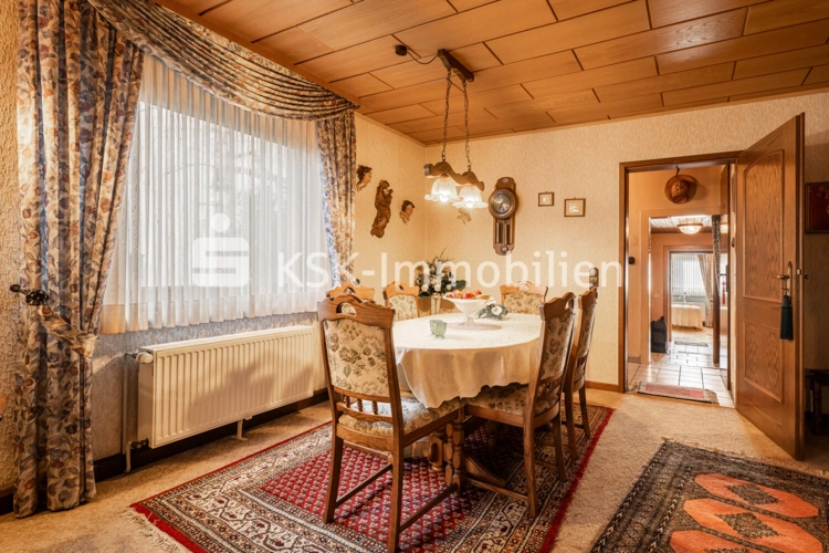 142710 Wohn- und Esszimmer
