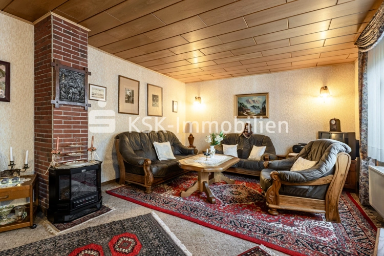 142710 Wohn- und Esszimmer