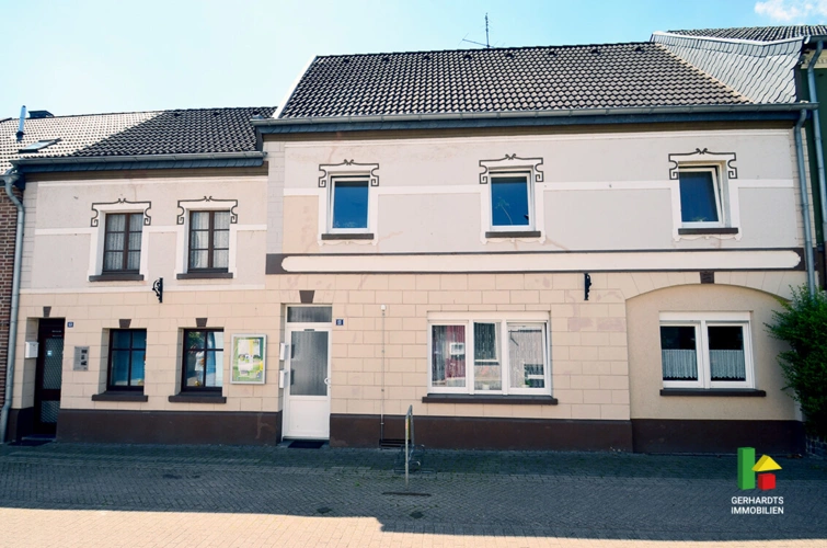 Straßenansicht
