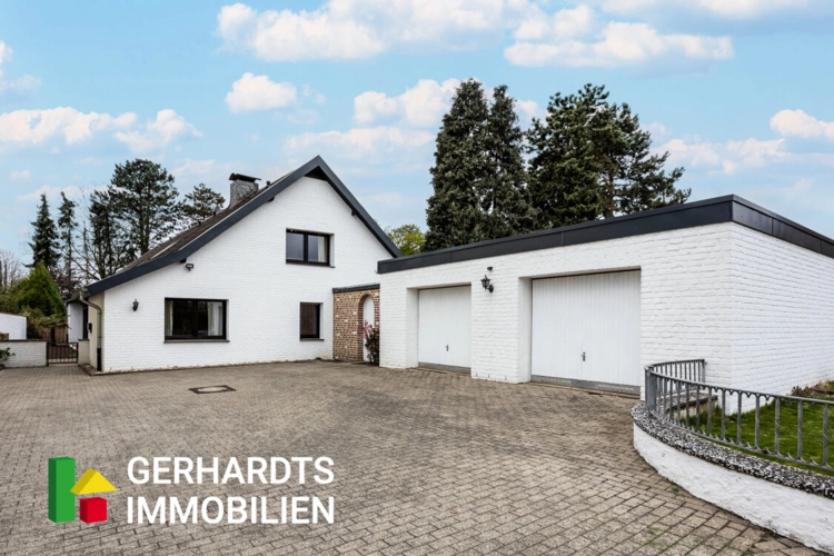 Straßenansicht _ Titel