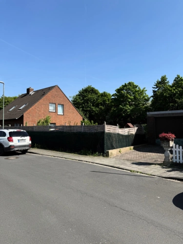 Straßenansicht ebenso