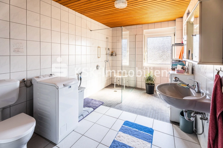 https://www.ksk-immobilien.de/immobilien/grosszuegige-resthofanlage-mit-drei-wohneinheiten-und-viel-gestaltungsfreiraum-148257/