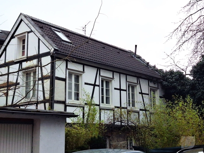 8. Außenmitgarage